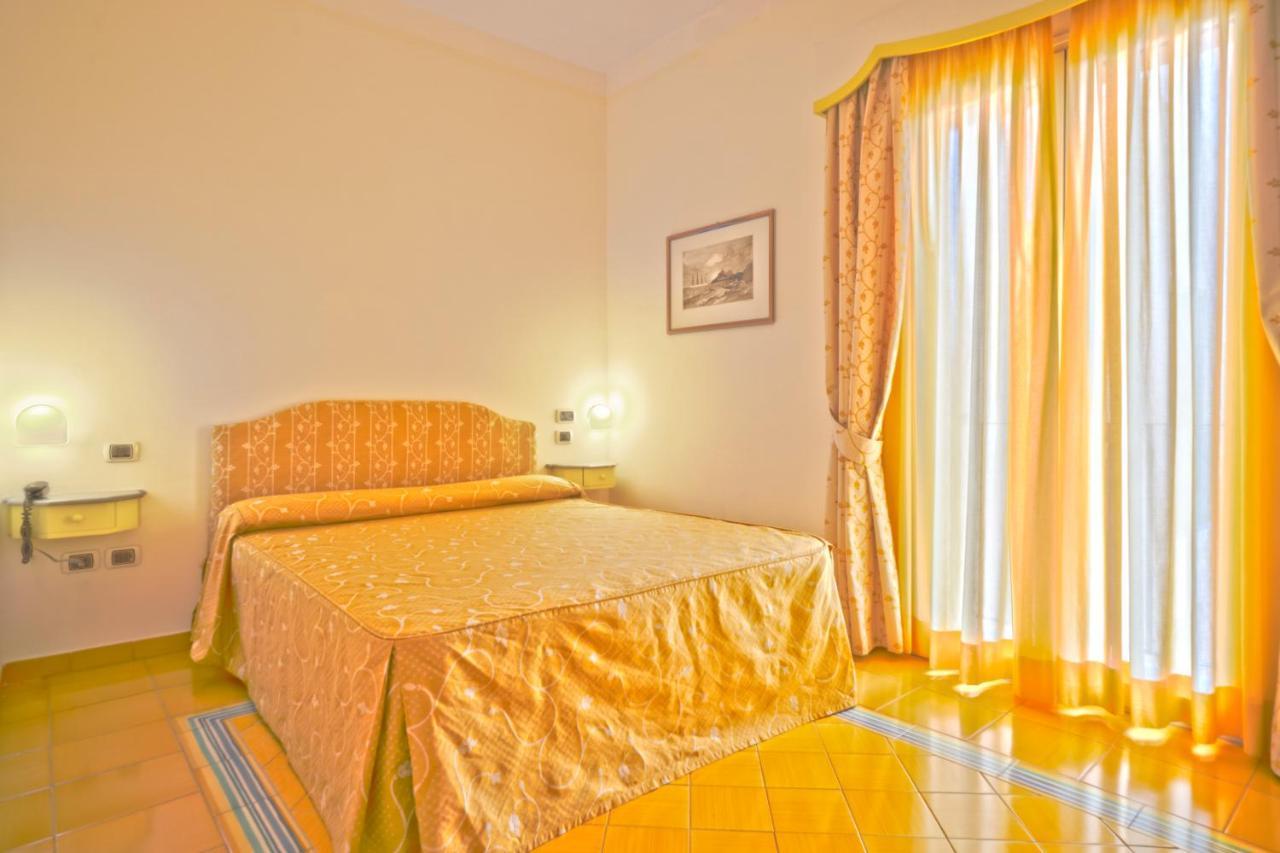Hotel Santa Caterina パリヌロ エクステリア 写真
