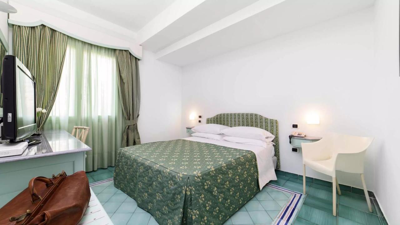 Hotel Santa Caterina パリヌロ エクステリア 写真