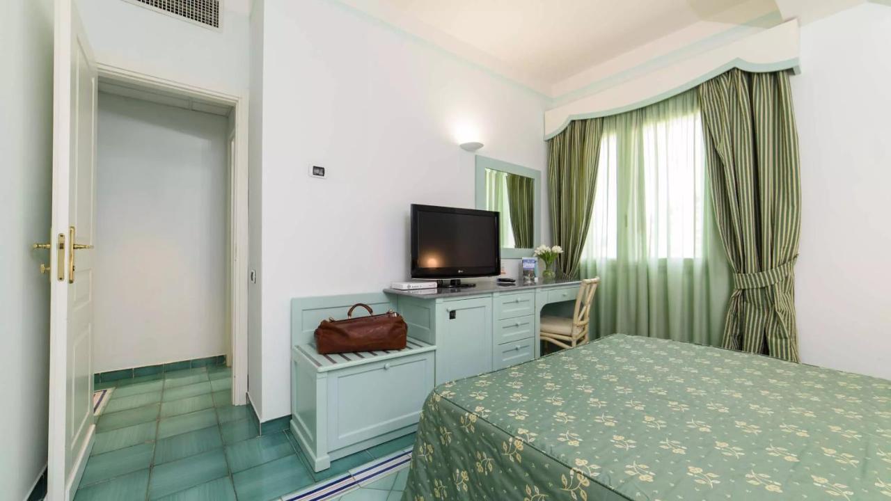 Hotel Santa Caterina パリヌロ エクステリア 写真